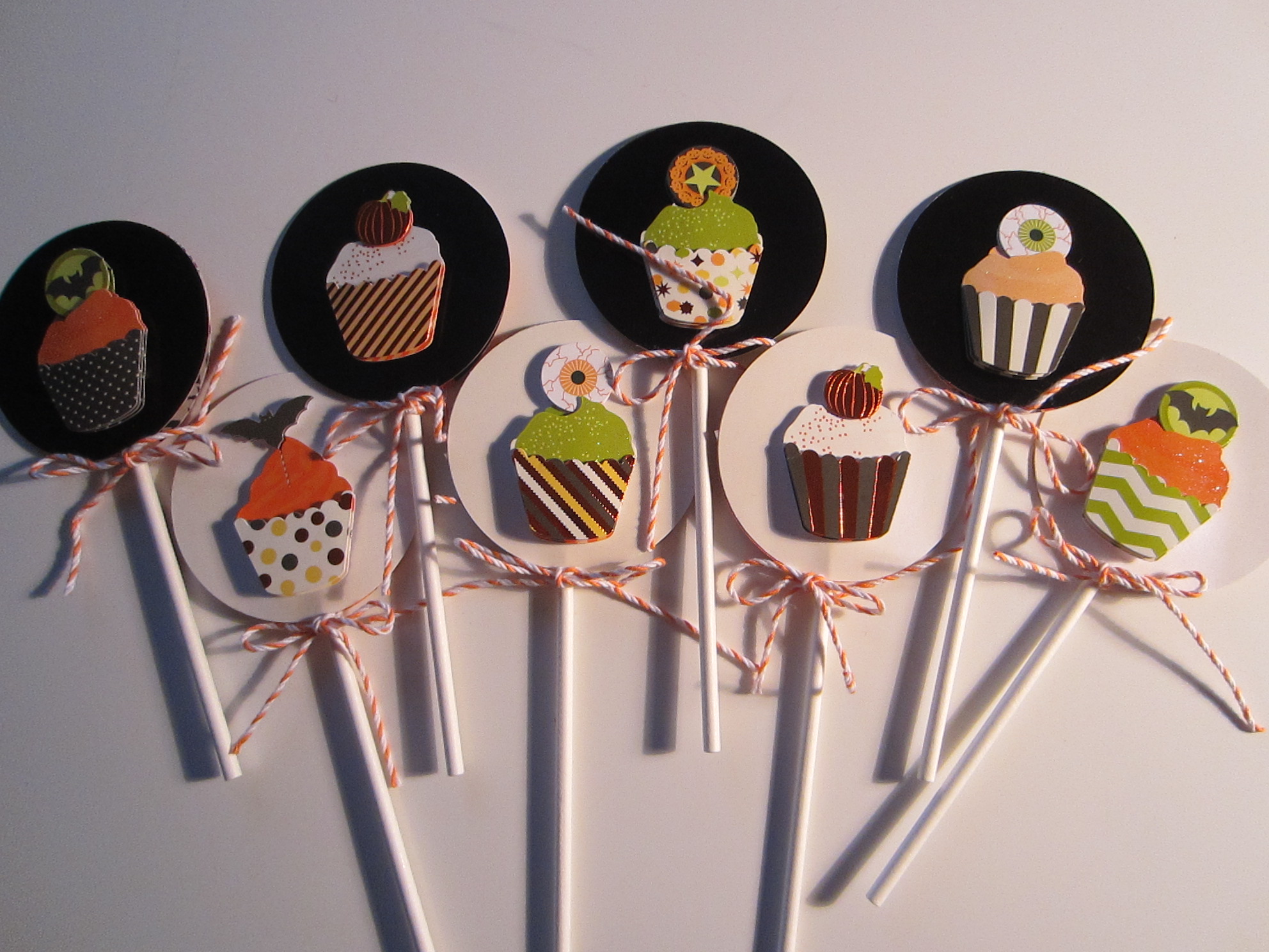 Set Of 8 Halloween Cupcake Picks on Luulla